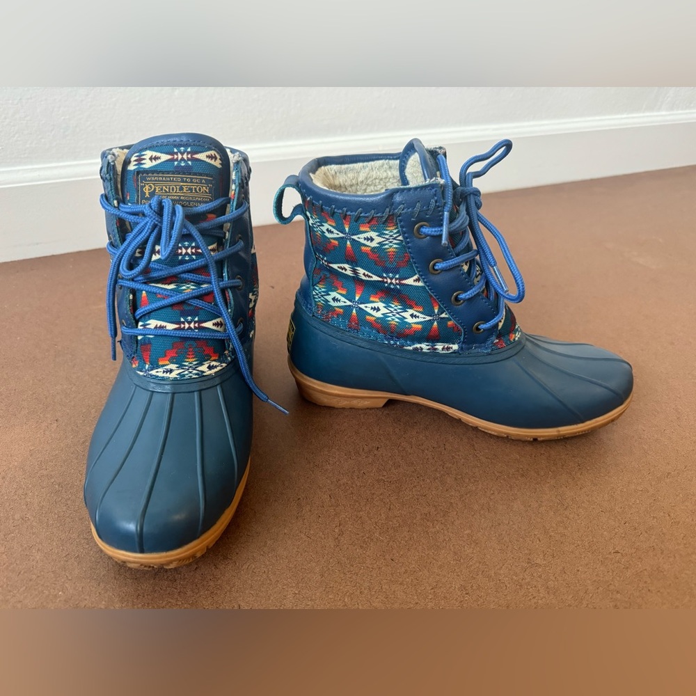 Pendleton Women’s Heritage Pattern Slip-Resistant… - image 2